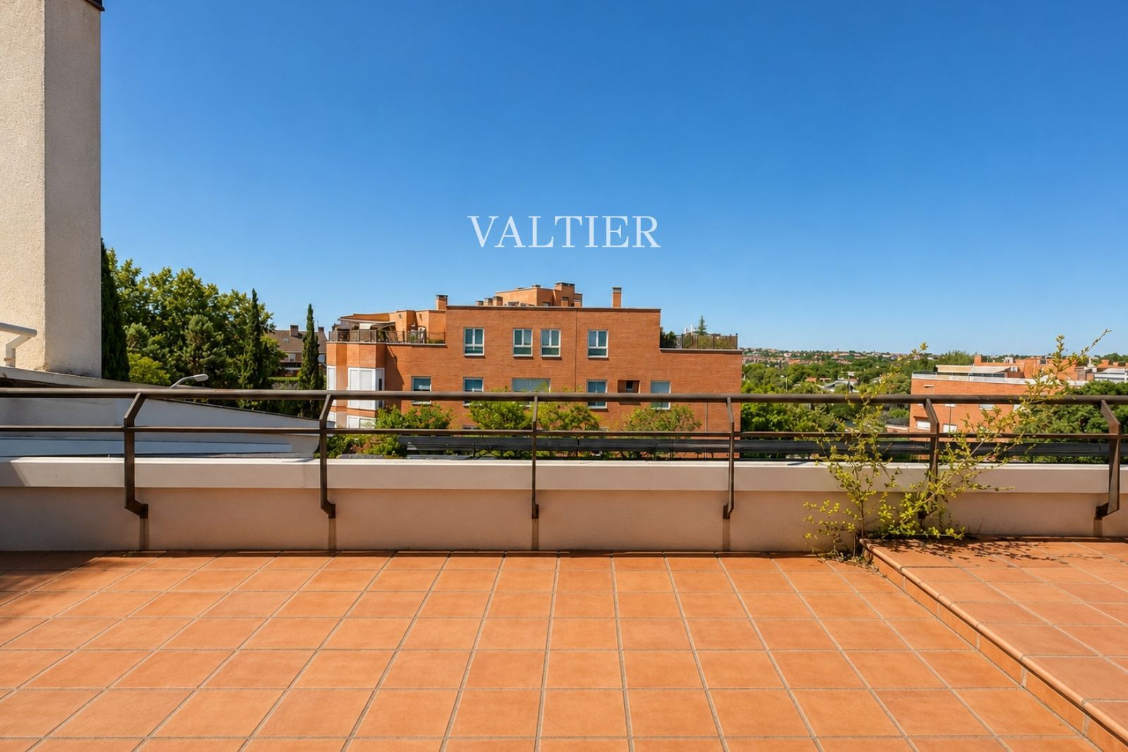 Chalet adosado con piscina y jardínen venta en Aravaca, Madrid - Foto 22