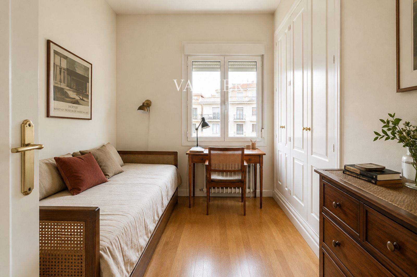 Piso exterior en venta con terraza y garaje en Chamberí, Madrid - Foto 4