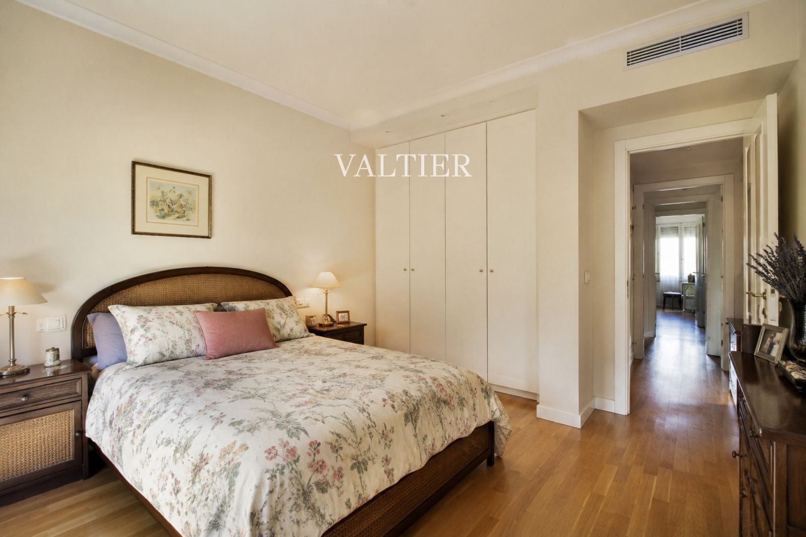 Piso exterior en venta con terraza y garaje en Chamberí, Madrid - Foto 5