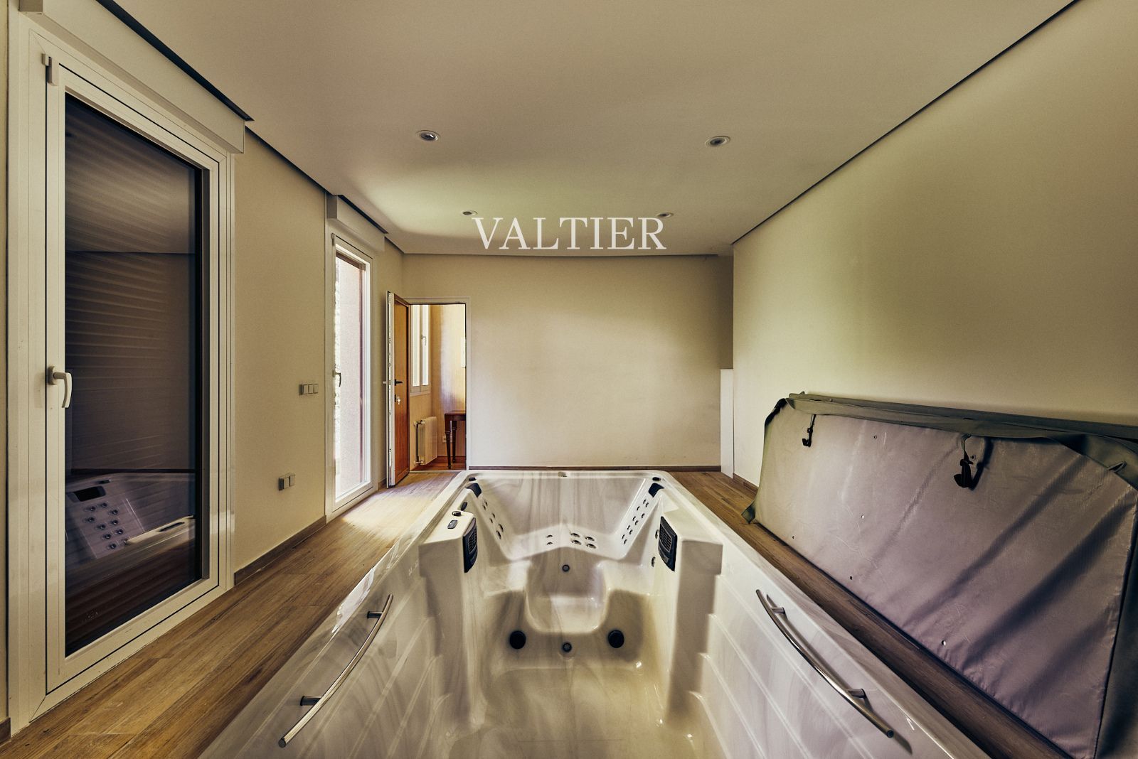 Chalet independiente en venta con piscina y gran parcela en Pozuelo de Alarcón, Madrid - Foto 6