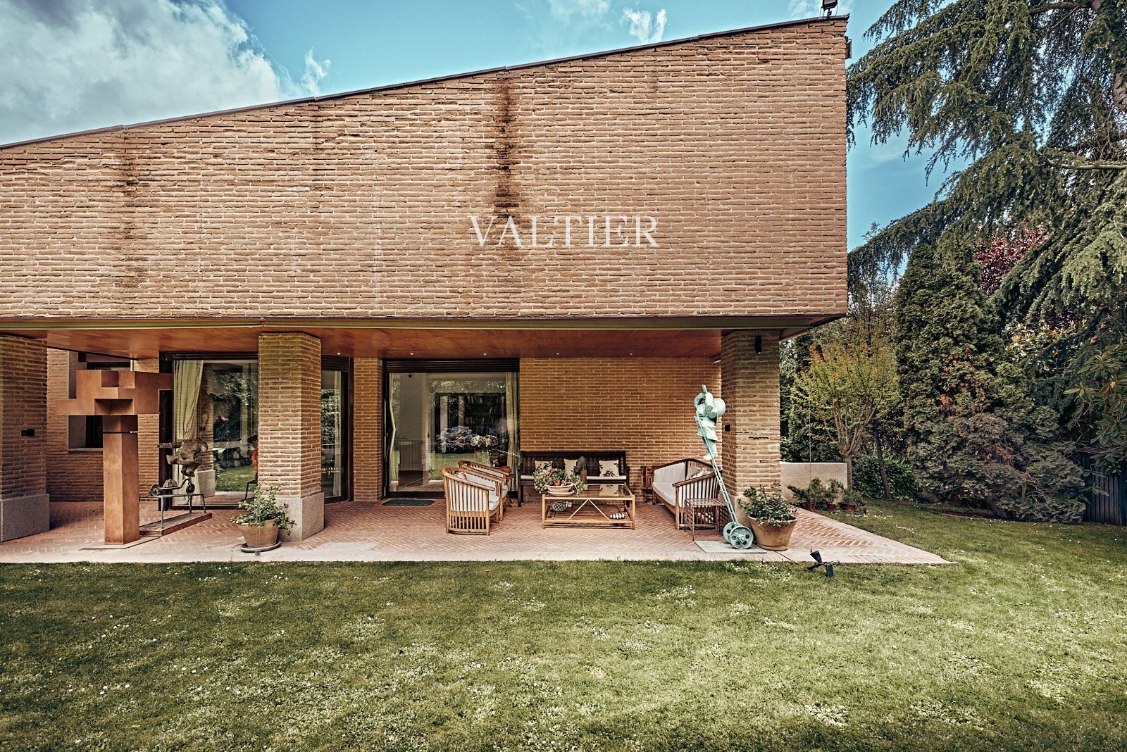 Chalet independiente en venta con piscina y gran parcela en Pozuelo de Alarcón, Madrid - Foto 8