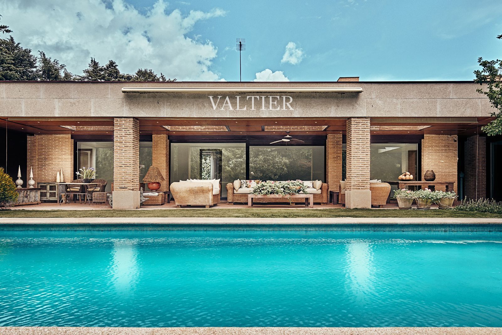Chalet independiente en venta con piscina y gran parcela en Pozuelo de Alarcón, Madrid - Foto 1