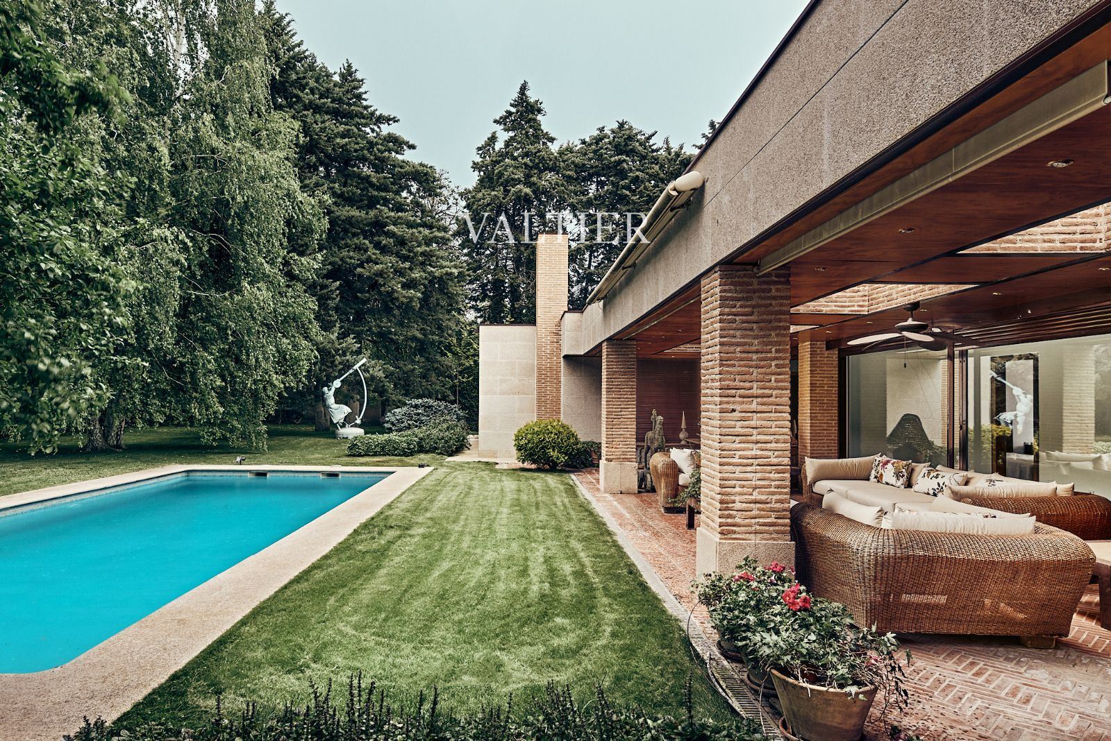Chalet independiente en venta con piscina y gran parcela en Pozuelo de Alarcón, Madrid - Foto 13