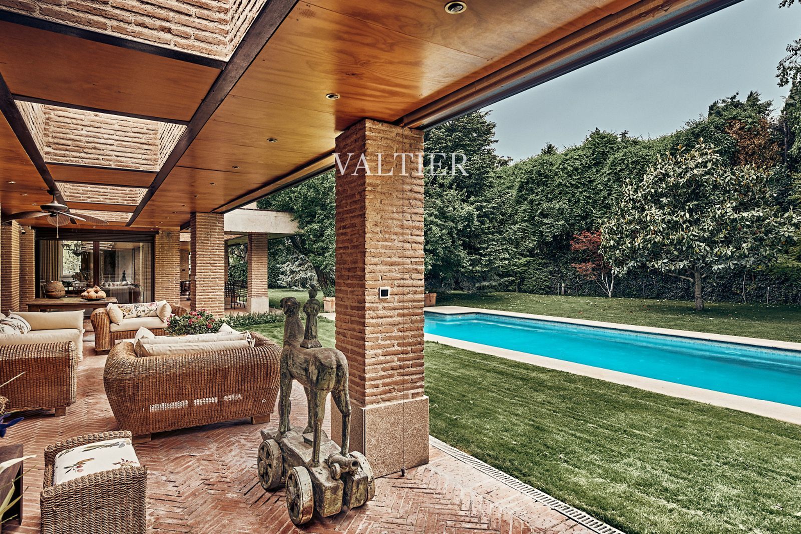 Chalet independiente en venta con piscina y gran parcela en Pozuelo de Alarcón, Madrid - Foto 17