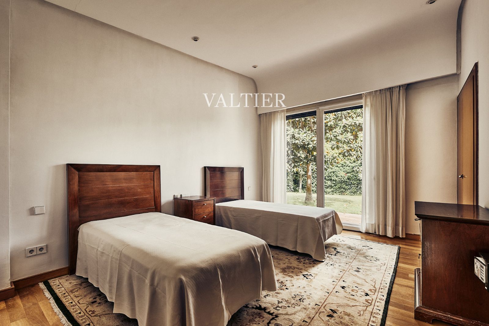 Chalet independiente en venta con piscina y gran parcela en Pozuelo de Alarcón, Madrid - Foto 36