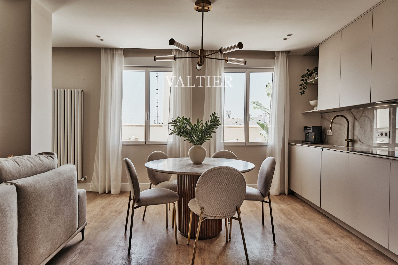 Piso exterior reformado con terrazaen venta en Fuente del Berro, Barrio Salamanca, Madrid - Foto 9