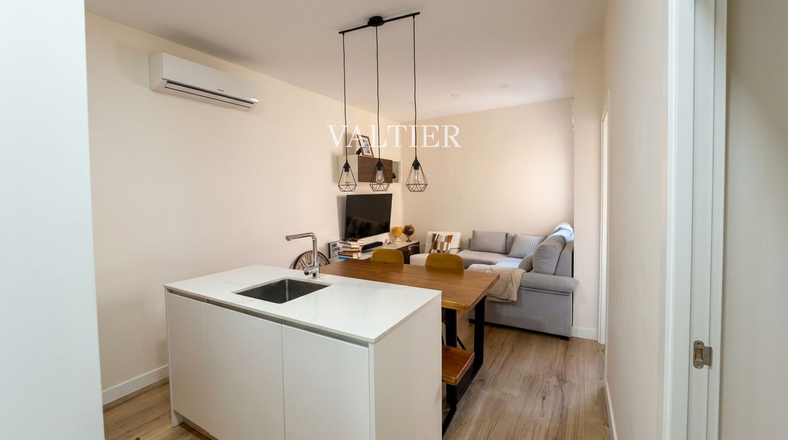 Piso en venta de 2 dormitorios en Chamberí, Madrid - Foto 2