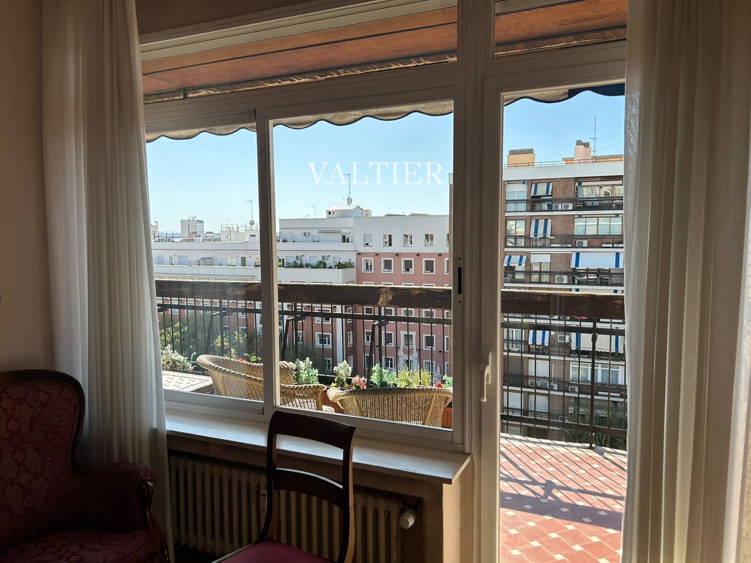 Altura, luz y vistas abiertas en Chamberí, Madrid - Foto 10