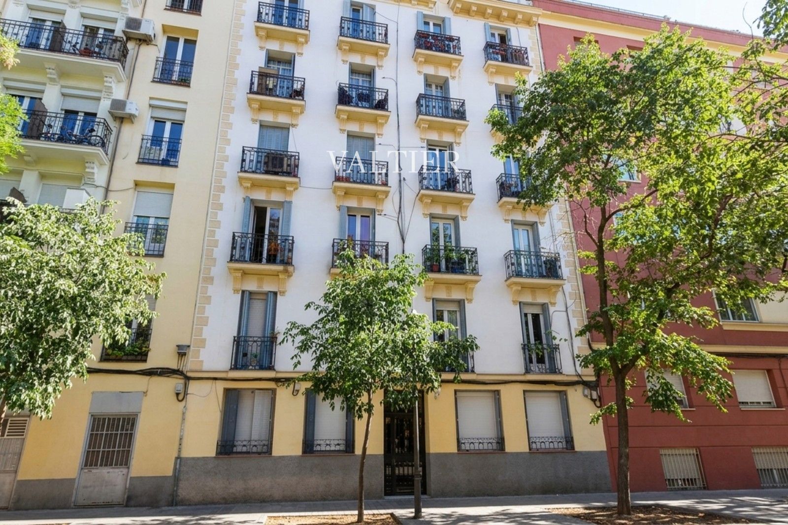 Pequeña escala, vida urbana junto a Atocha, Madrid - Foto 26
