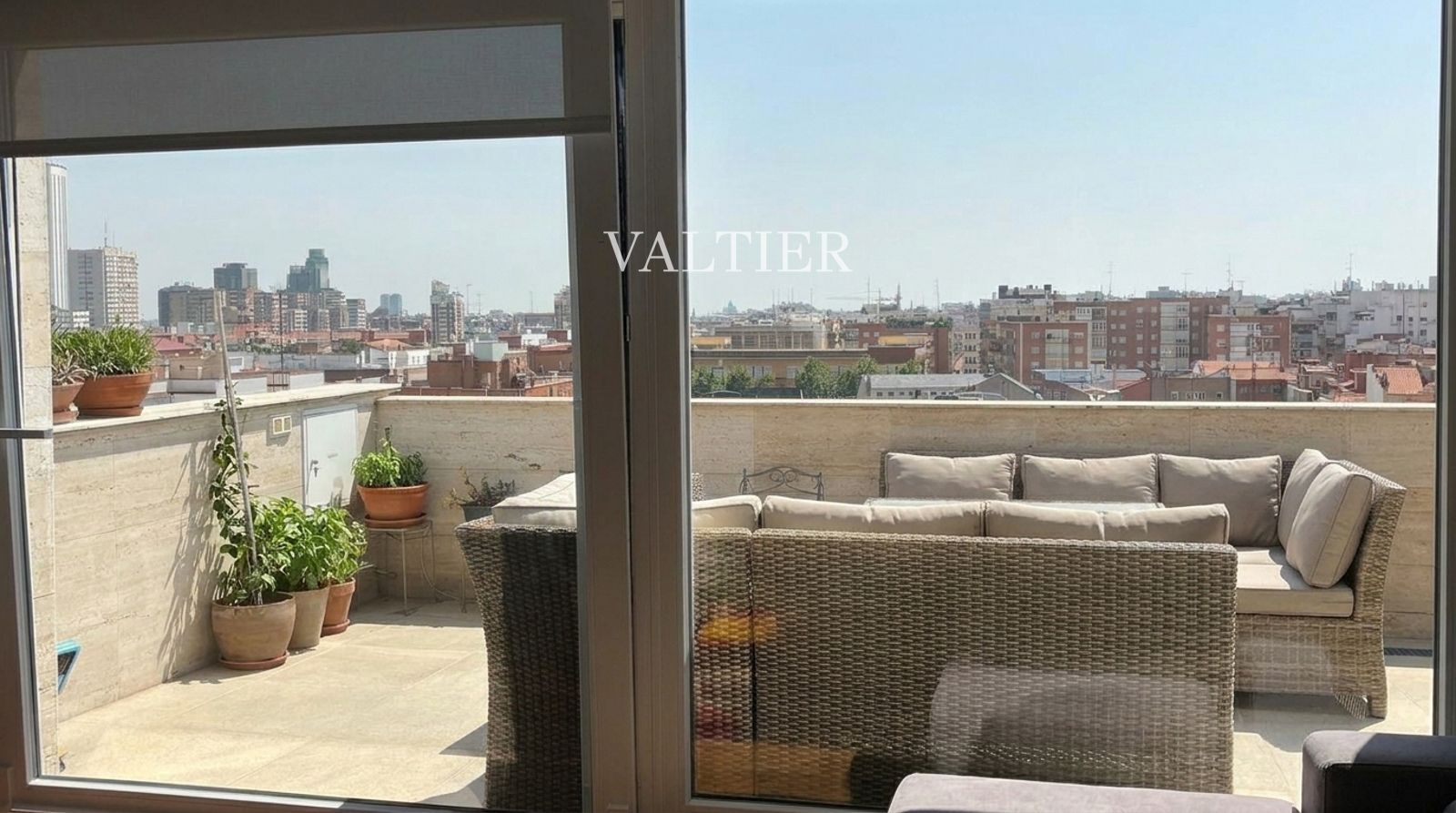 Ático en Venta con Terraza y Vistas Panorámicas, Madrid - Foto 2