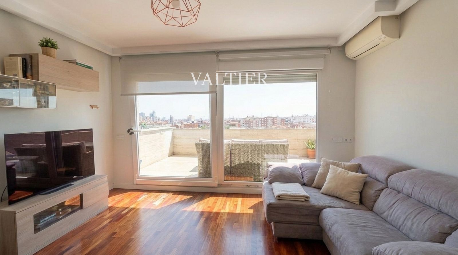 Ático en Venta con Terraza y Vistas Panorámicas, Madrid - Foto 3