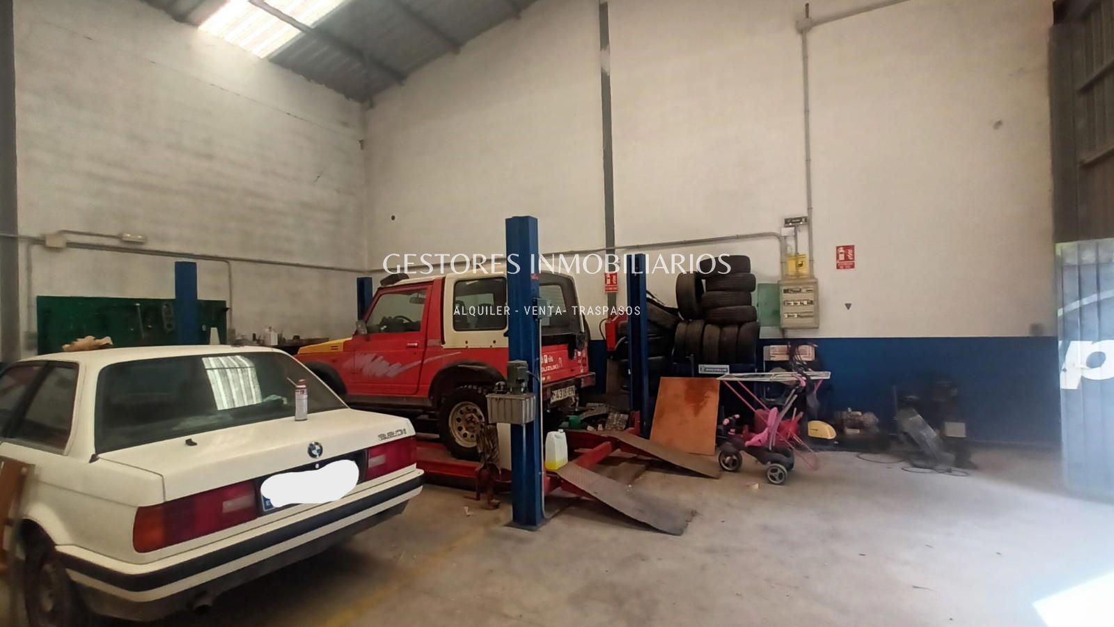 NAVE INDUSTRIAL CON PARCELA DE 8.000m EN ALFAFARA