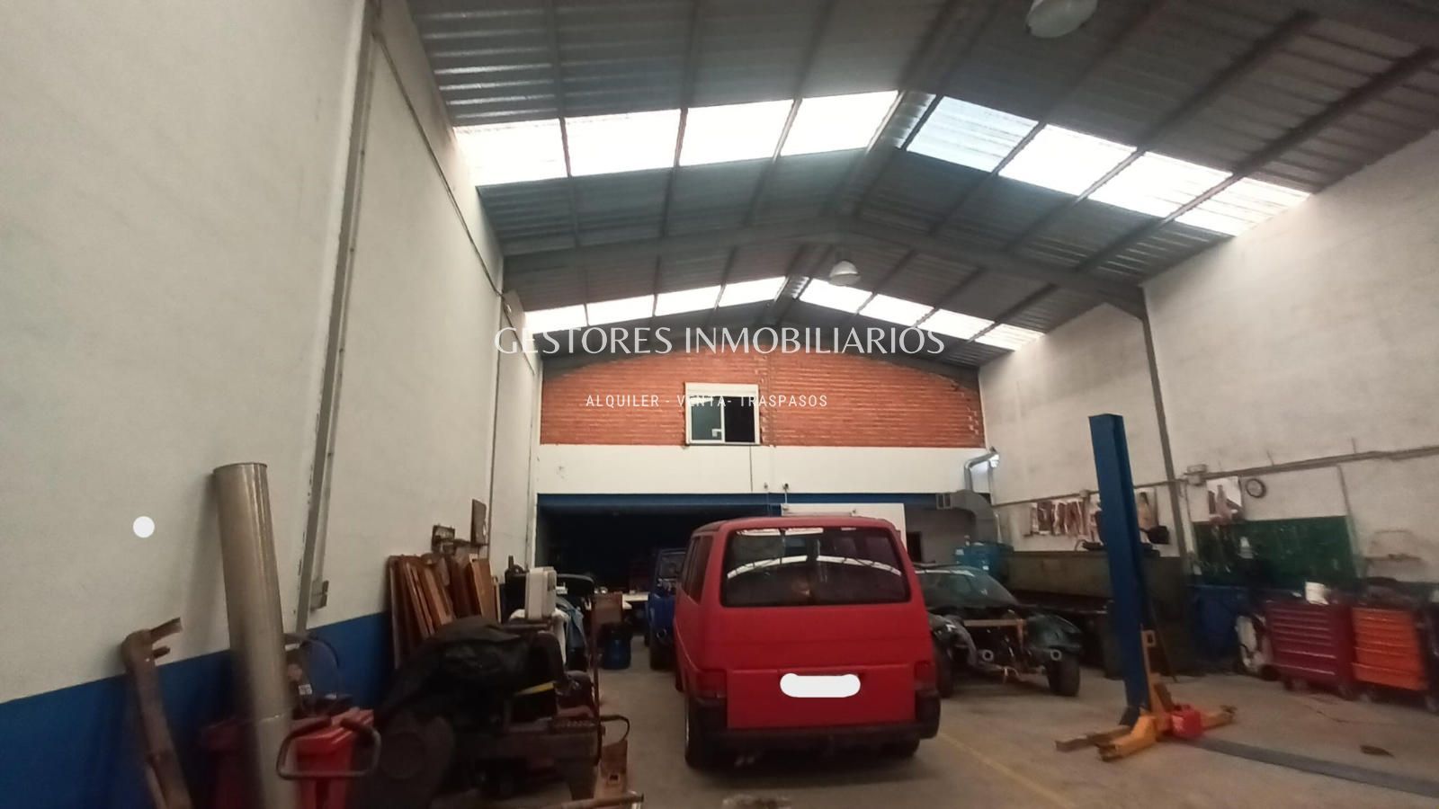 NAVE INDUSTRIAL CON PARCELA DE 8.000m EN ALFAFARA
