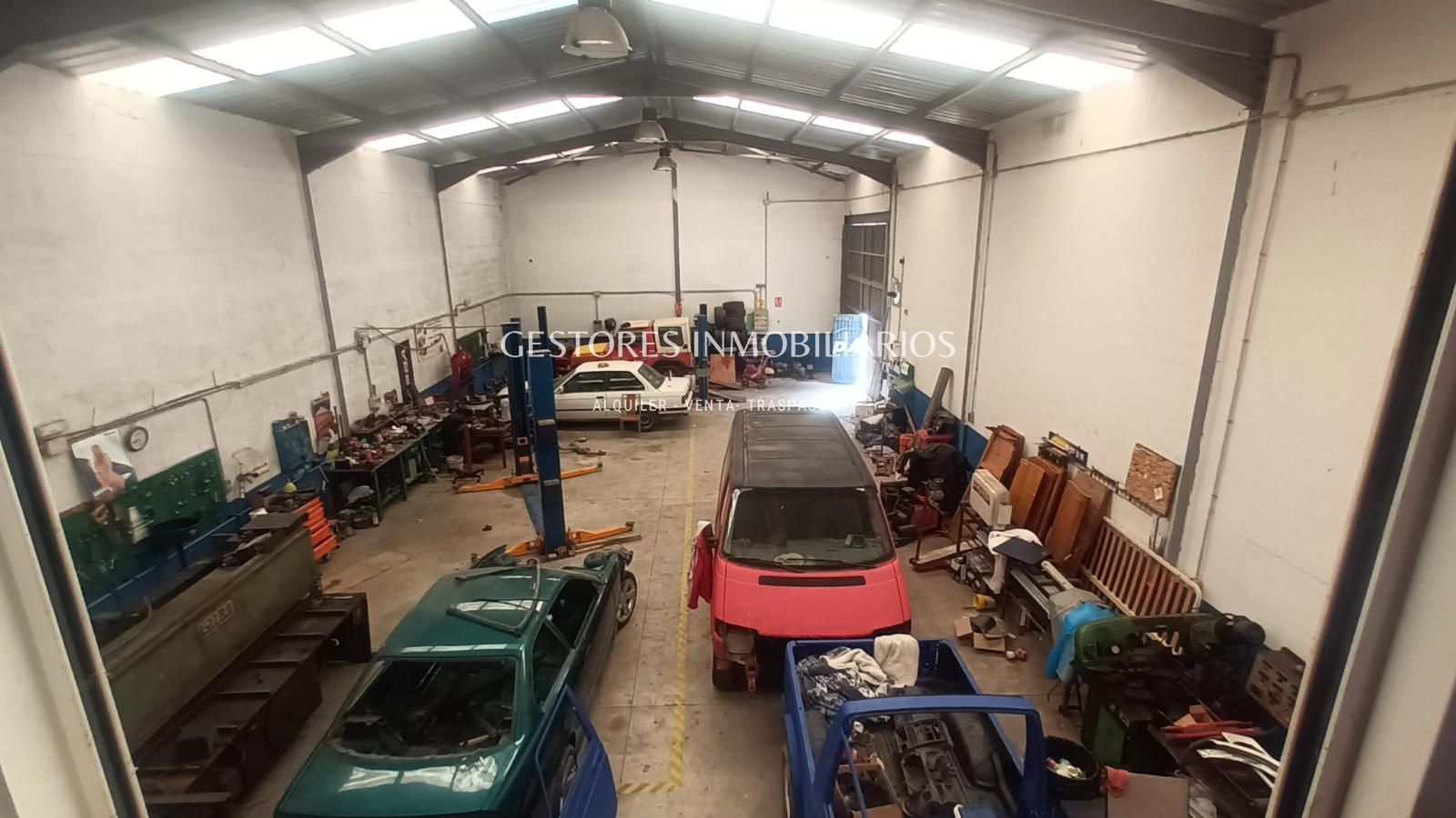 NAVE INDUSTRIAL CON PARCELA DE 8.000m EN ALFAFARA