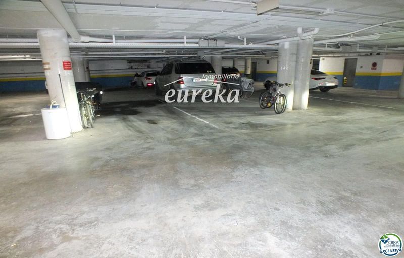 Garatge en venda Roses, Girona. Ref: 2042. Agencia Eureka