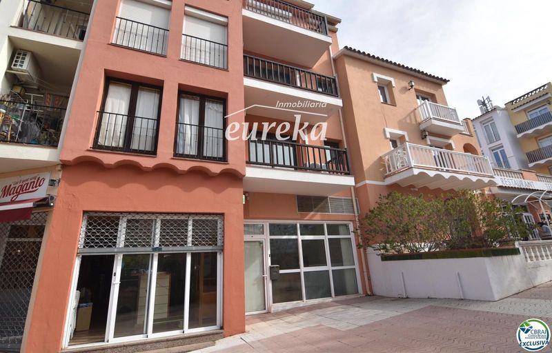Local Comercial en venda Empuriabrava, Girona. Ref: 2058. Agencia Eureka