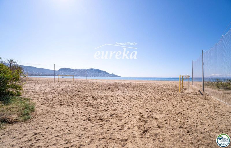 Pis en venda Roses, Girona. Ref: 2116. Agencia Eureka