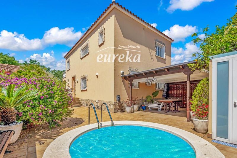 Xalet Independent en venda Empuriabrava, Girona. Ref: 2141. Agencia Eureka