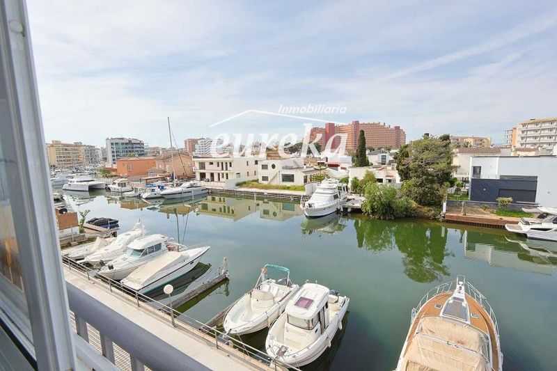 Pis en venda Roses, Girona. Ref: 2152. Agencia Eureka