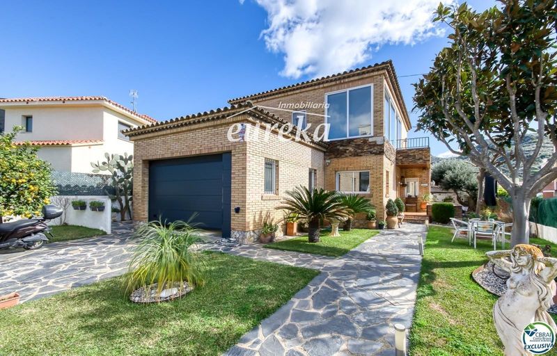 Xalet Independent en venda Roses, Girona. Ref: 2266. Agencia Eureka