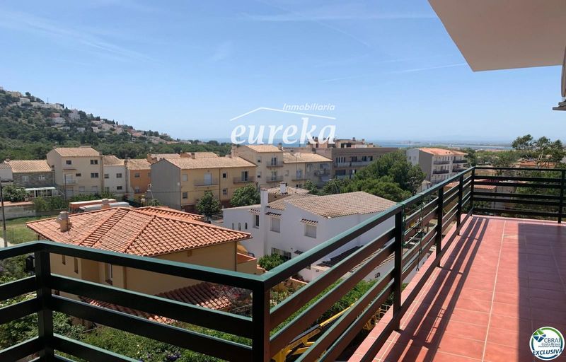 Piso en venta Roses, Girona. Ref: 2390. Agencia Eureka