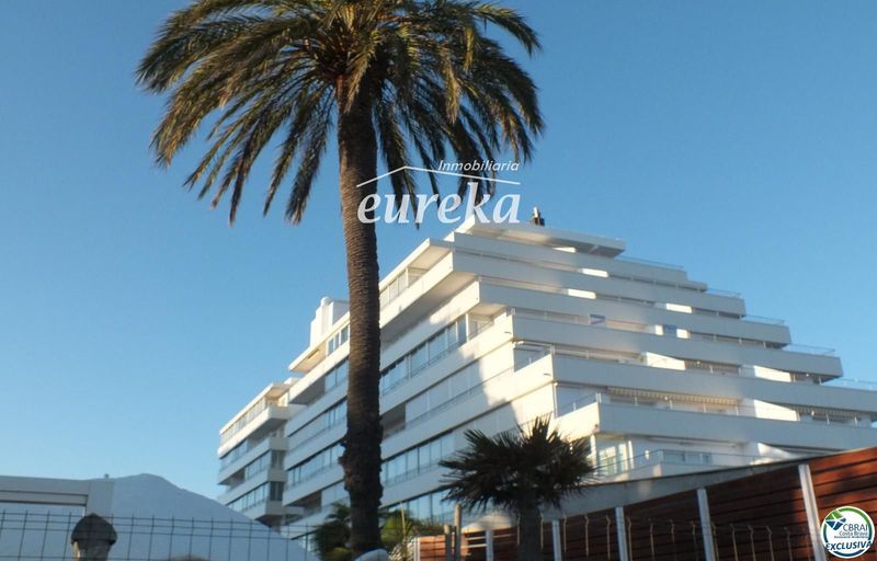 Piso en venta Roses, Girona. Ref: 2393. Agencia Eureka