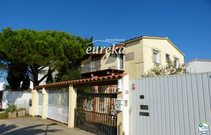 Piso en venta Empuriabrava, Girona. Ref: 2399. Agencia Eureka