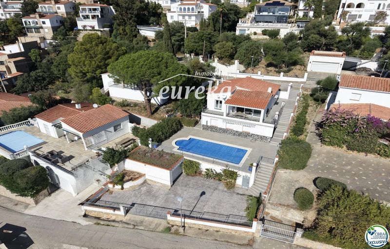 Detached Villa for sale Roses, Girona. Ref: 2426. Agencia Eureka