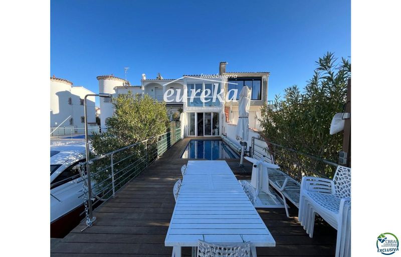 Maison de Ville en vente Empuriabrava, Girona. Ref: 2456. Agencia Eureka