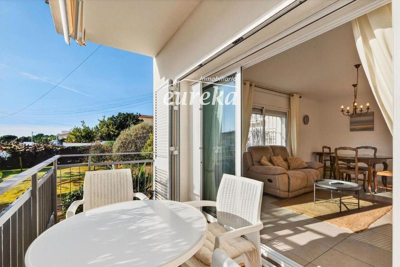 Piso en venta Roses, Girona. Ref: 2471. Agencia Eureka