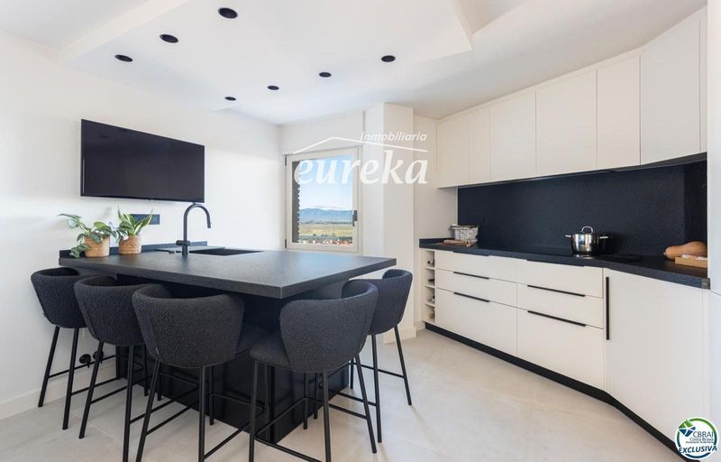 Piso en venta Figueres, Girona. Ref: 2527. Agencia Eureka