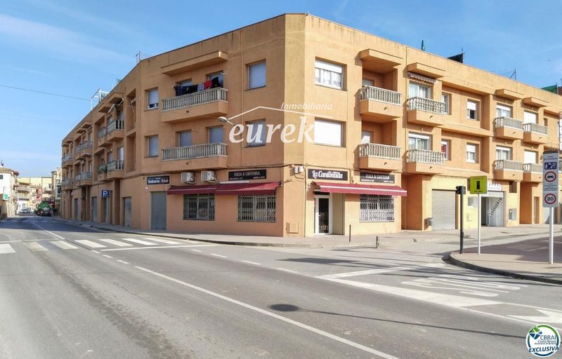 Local Comercial en venta Sant Pere Pescador, Girona. Ref: 2553. Agencia Eureka