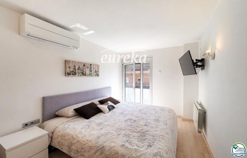 Flat for sale Roses, Girona. Ref: 2563. Agencia Eureka