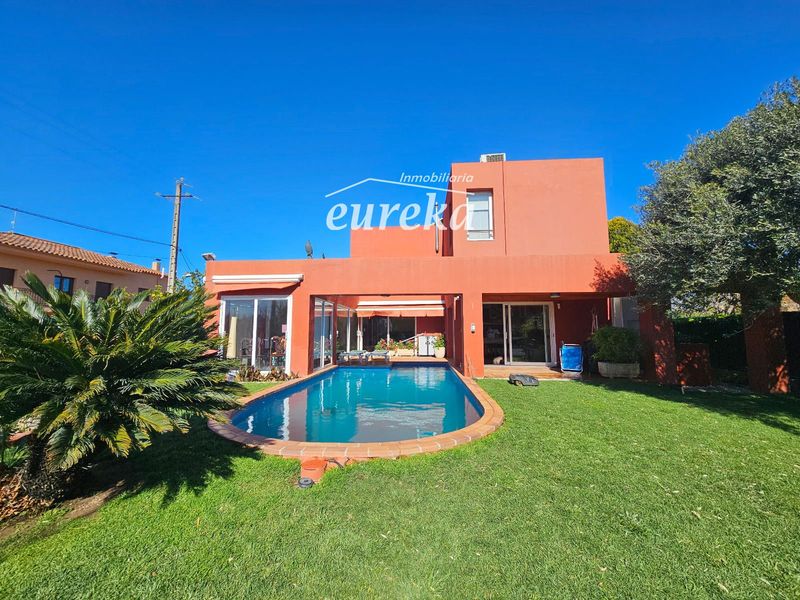Maison de Ville en vente Fortia, Girona. Ref: 2589. Agencia Eureka