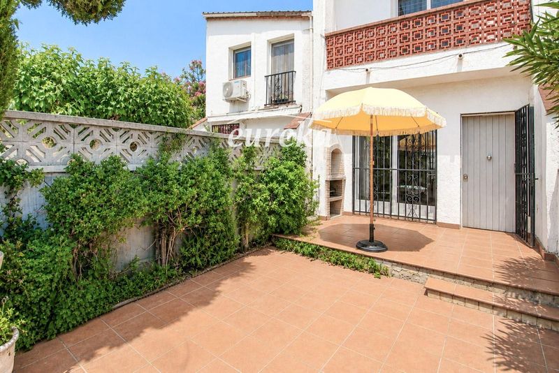 Freistehende Villa zu verkaufen Empuriabrava, Girona. Ref: 2619. Agencia Eureka