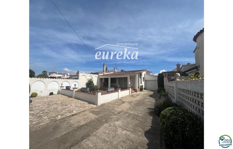 Detached Villa for sale Empuriabrava, Girona. Ref: 2623. Agencia Eureka