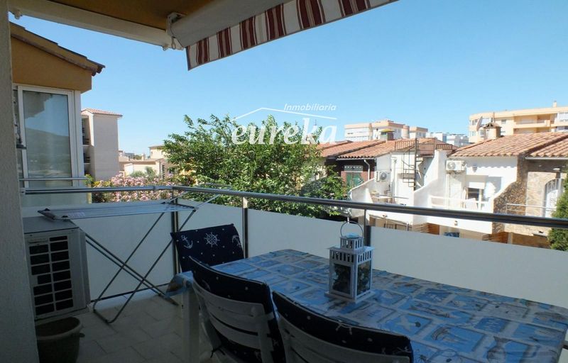 Piso en venta Roses, Girona. Ref: 2649. Agencia Eureka
