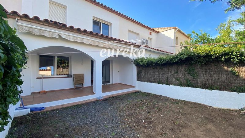 Maison de Ville en vente Roses, Girona. Ref: 2695. Agencia Eureka