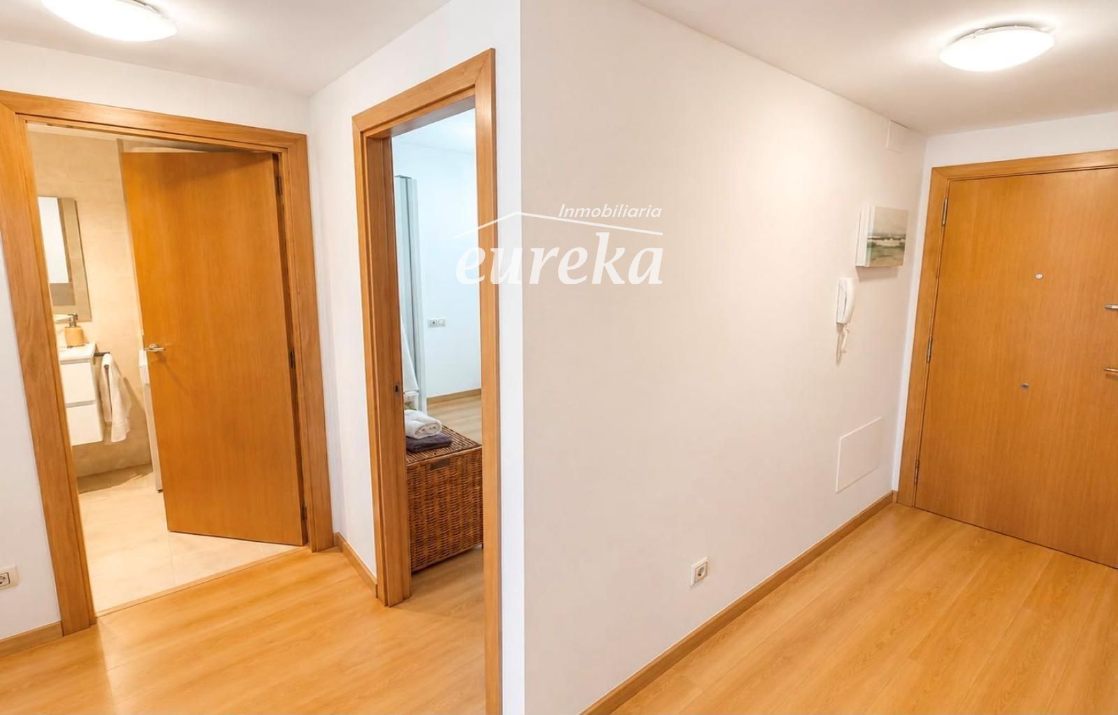 Apartamento con piscina, amplia terraza y parking en Santa Margarida (Roses)