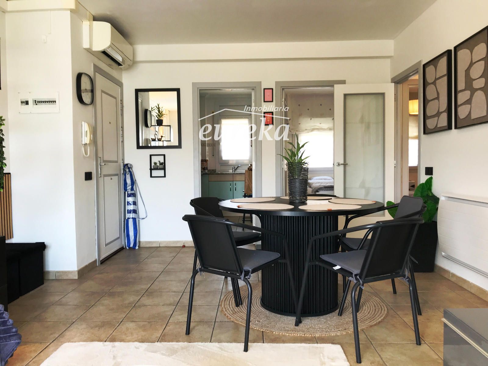 3-Zimmer-Wohnung mit Pool und privatem Parkplatz in Santa Margarita Roses