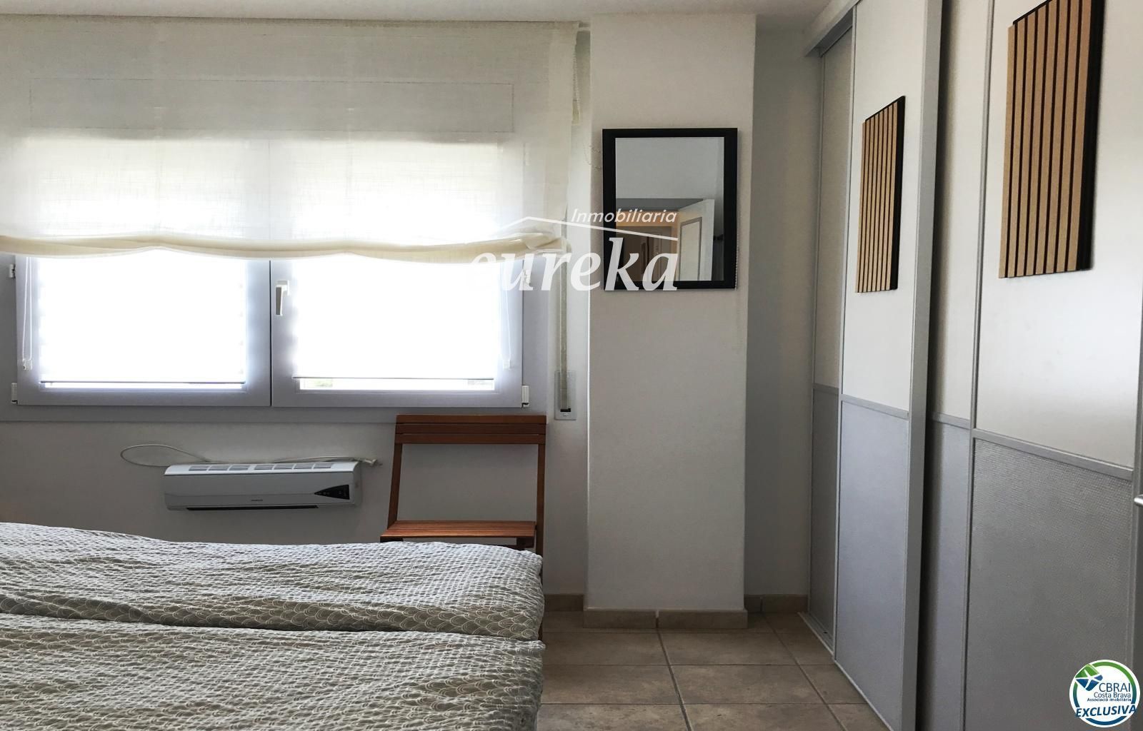 3-Zimmer-Wohnung mit Pool und privatem Parkplatz in Santa Margarita Roses