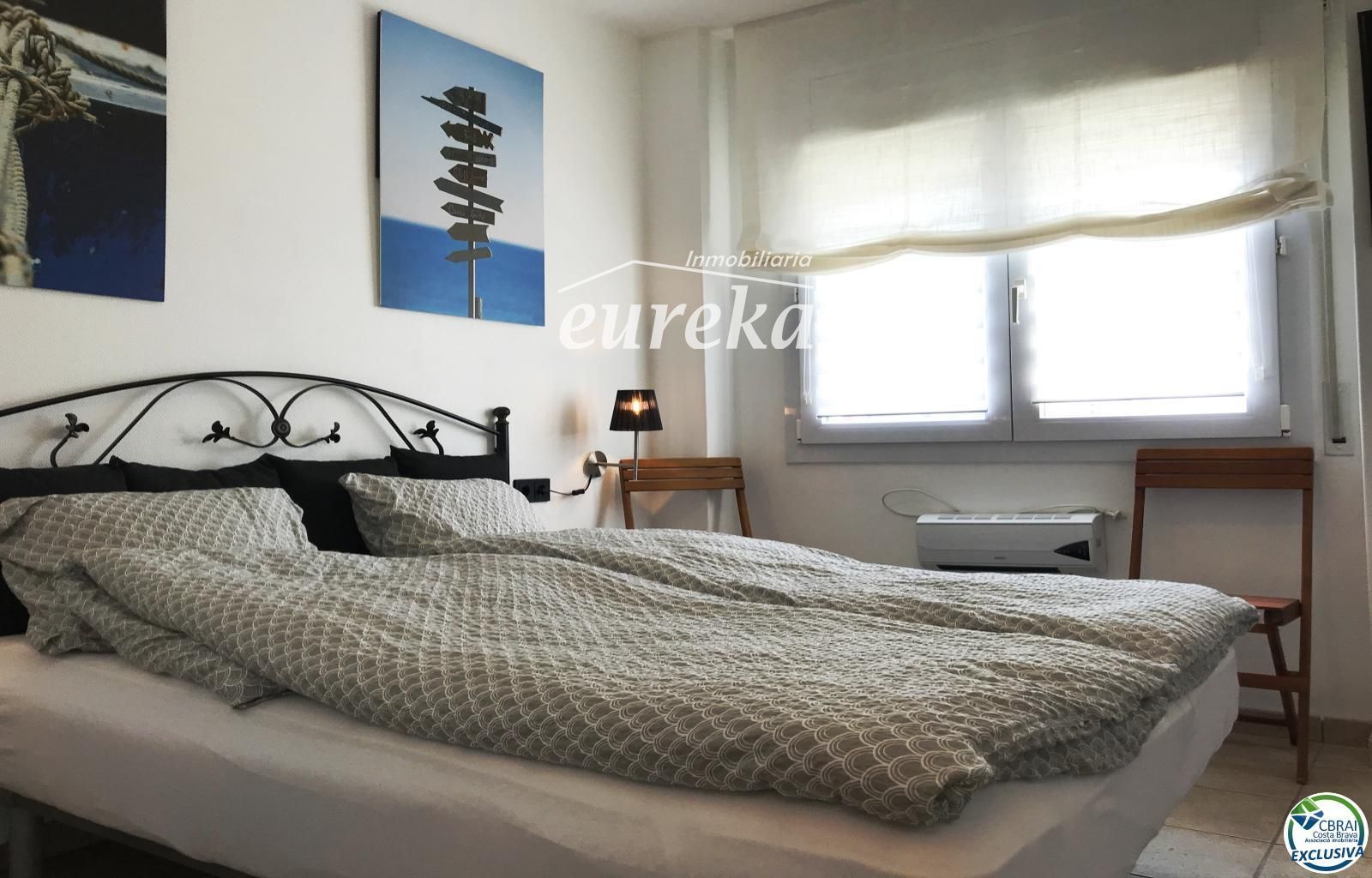 3-Zimmer-Wohnung mit Pool und privatem Parkplatz in Santa Margarita Roses