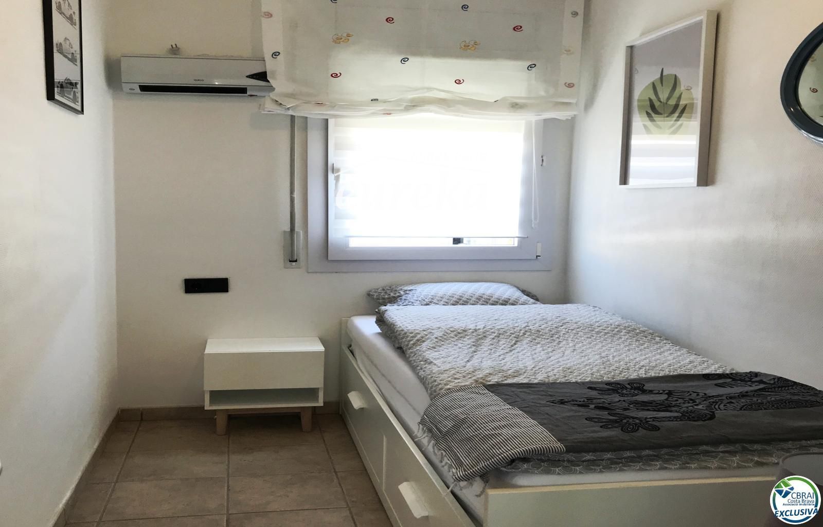 3-Zimmer-Wohnung mit Pool und privatem Parkplatz in Santa Margarita Roses