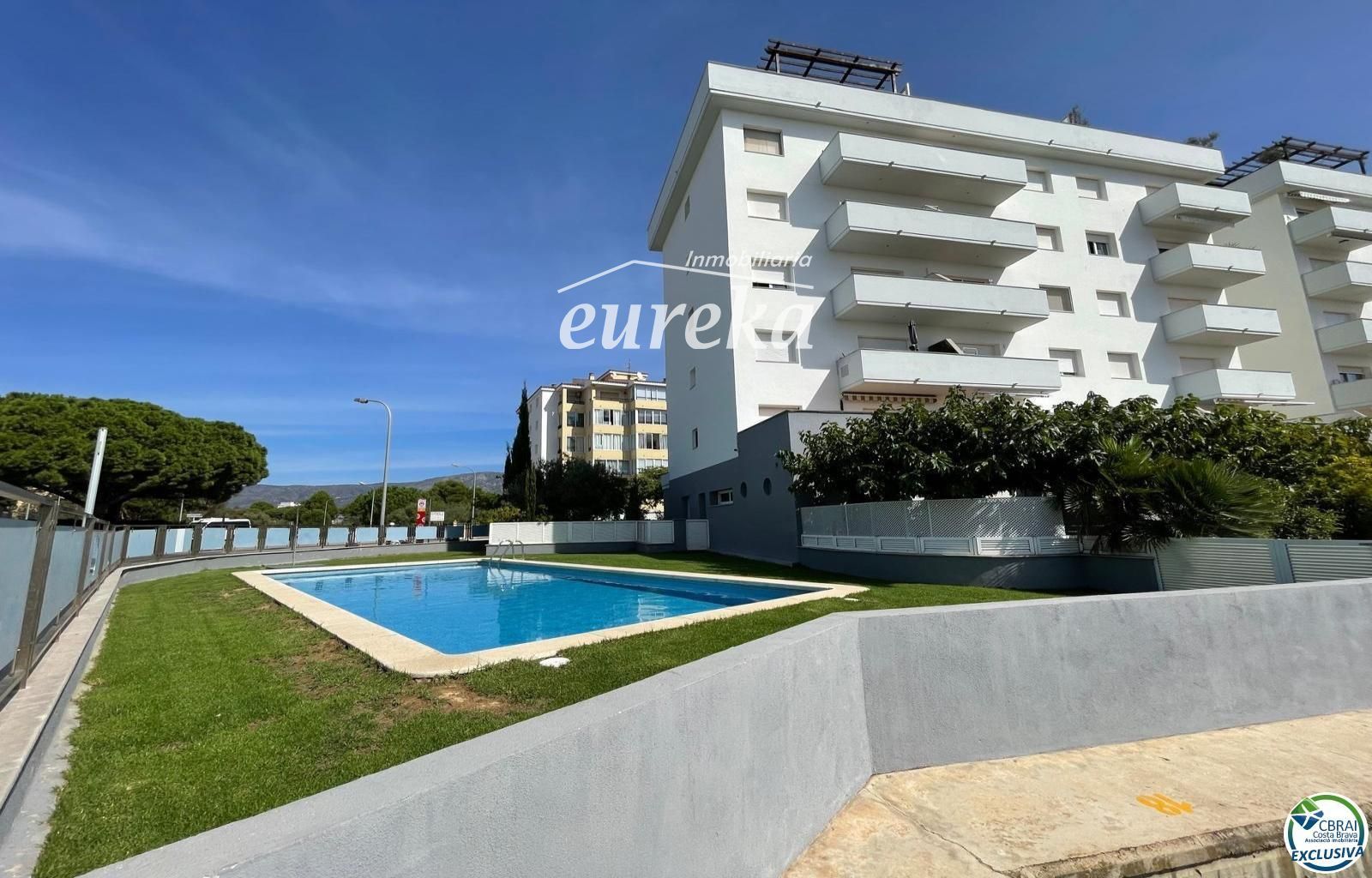 3-Zimmer-Wohnung mit Pool und privatem Parkplatz in Santa Margarita Roses