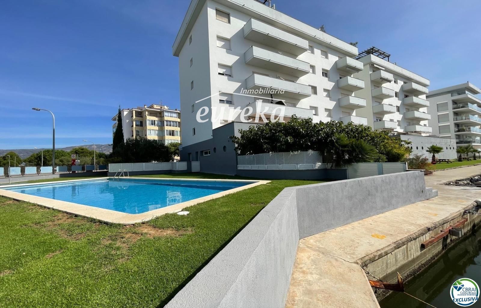 3-Zimmer-Wohnung mit Pool und privatem Parkplatz in Santa Margarita Roses