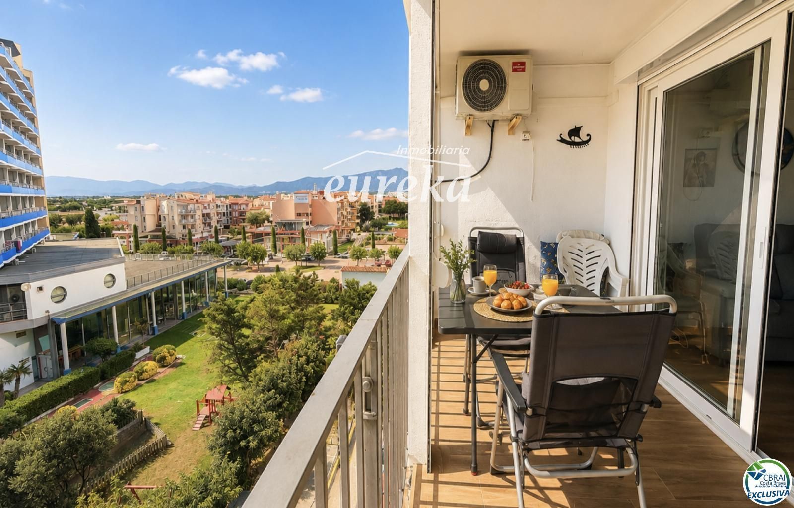 Fully renovated apartment just 100 metres from the beach Tourist licence