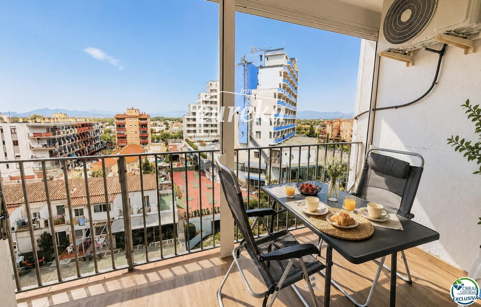 Fully renovated apartment just 100 metres from the beach Tourist licence
