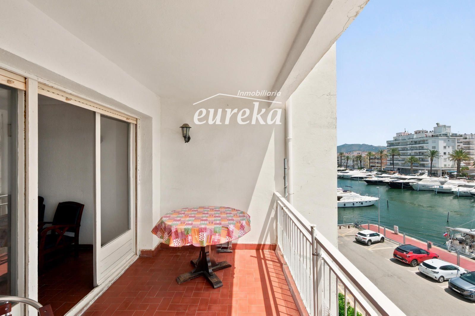 PORT GREC NAUTICA Large studio with sleeping cabin for renovation, with views of the main canal in Empuriabrava - Foto 3