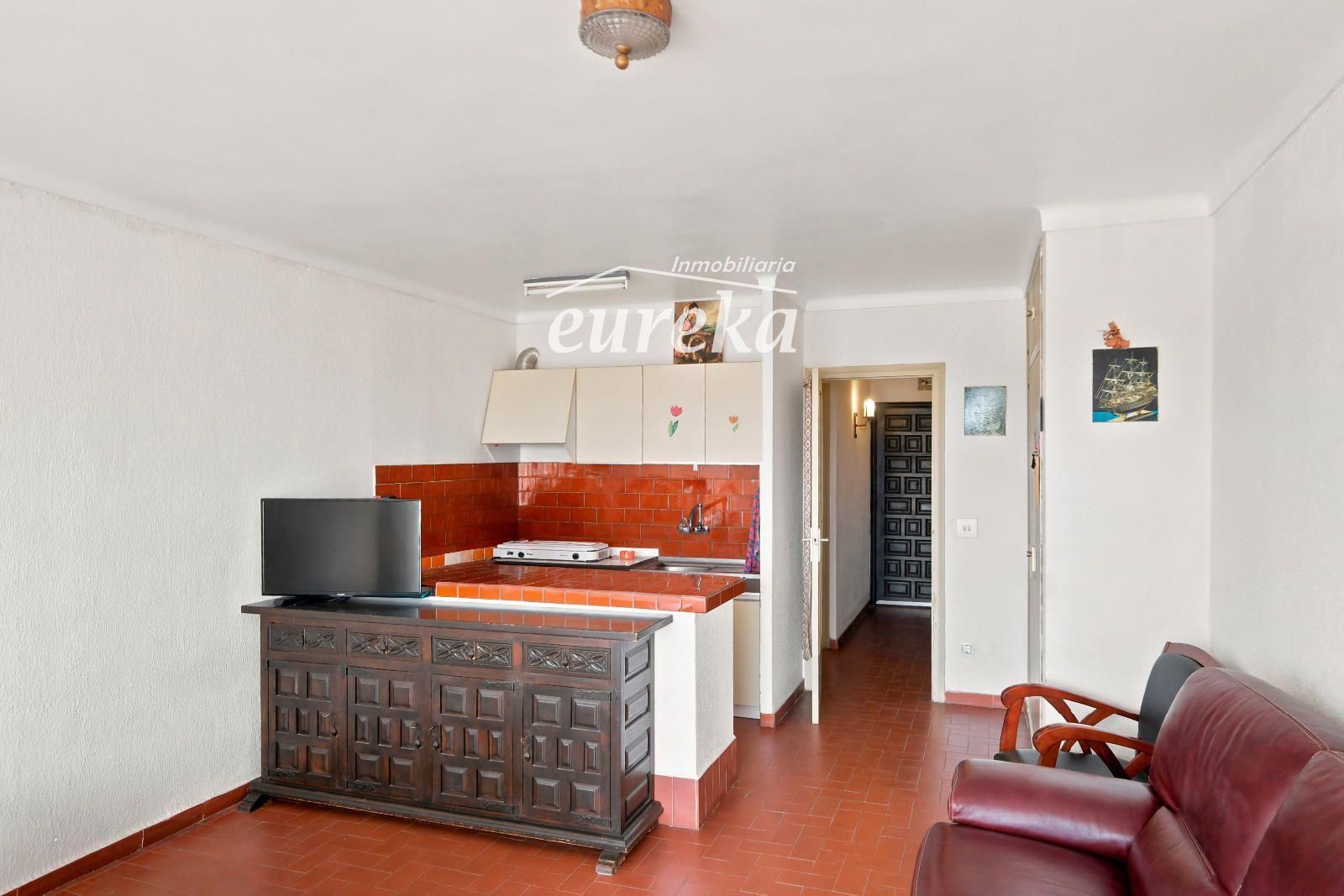 PORT GREC NAUTICA Large studio with sleeping cabin for renovation, with views of the main canal in Empuriabrava - Foto 10