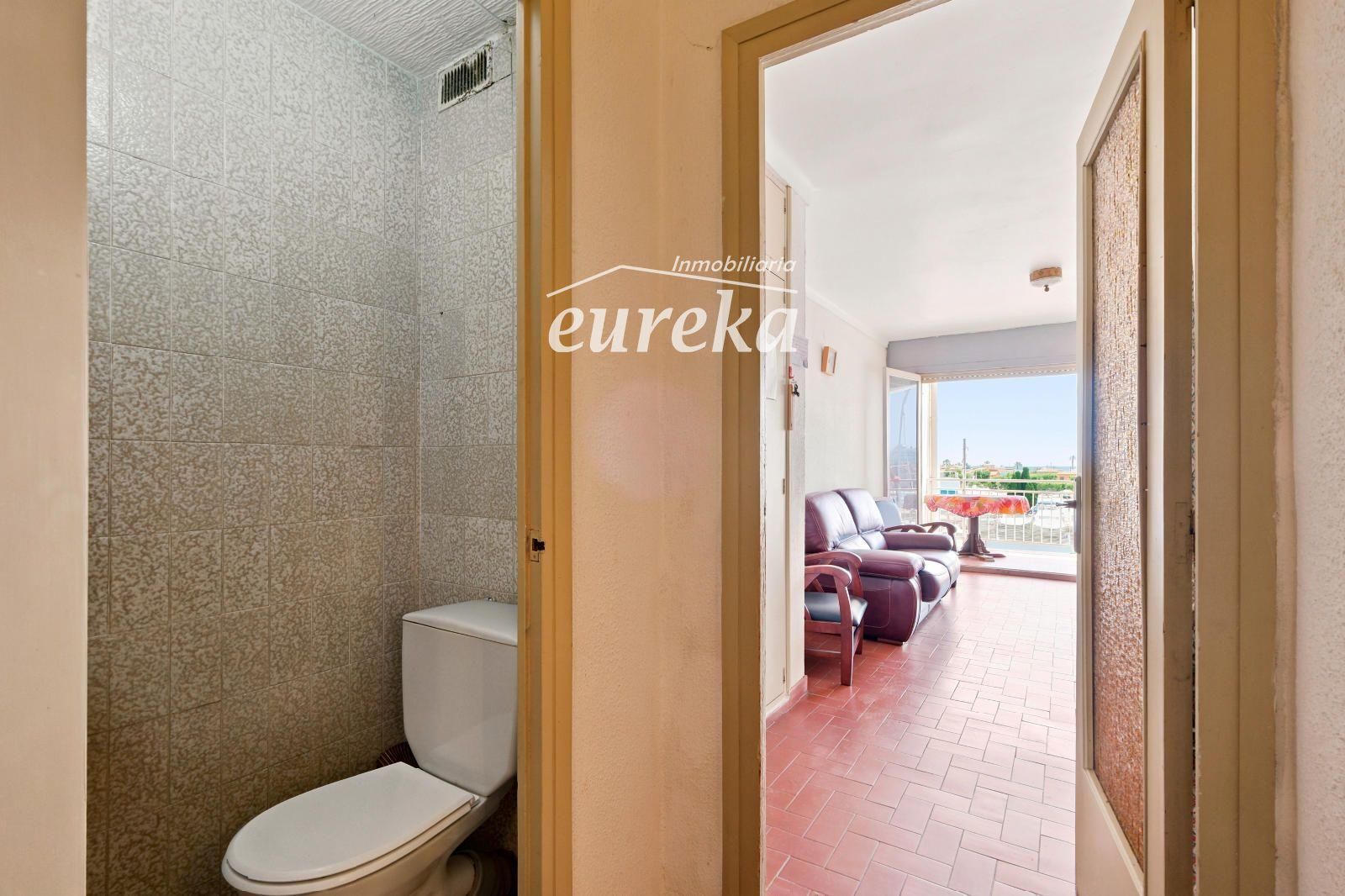 PORT GREC NAUTICA Large studio with sleeping cabin for renovation, with views of the main canal in Empuriabrava - Foto 12